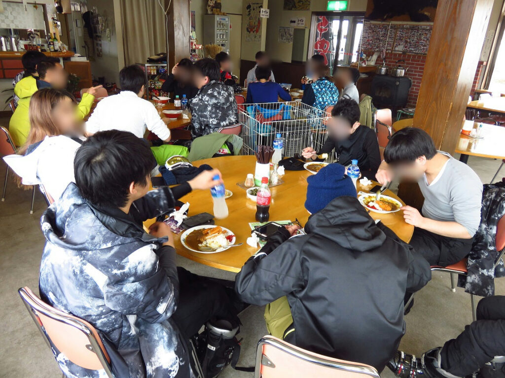 スキー旅行1日目・定食屋プリンセス